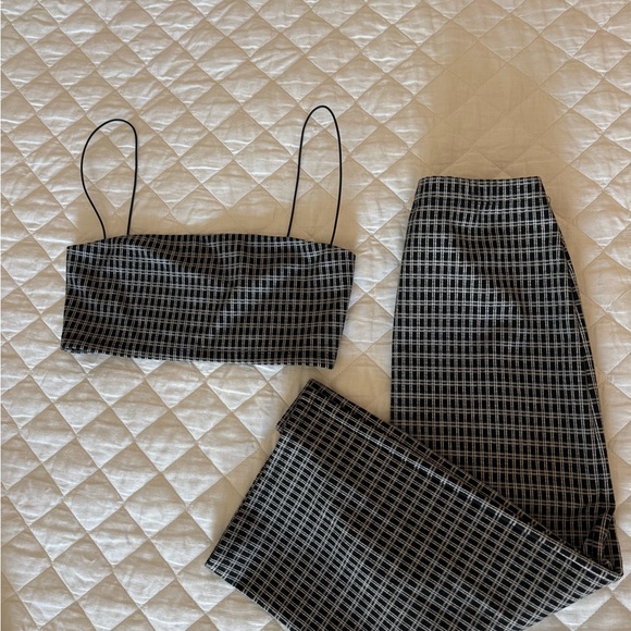 Reformation Black/white Midi Skirt - Sleek High-Waist Pencil Skirt - Picture 2 of 4